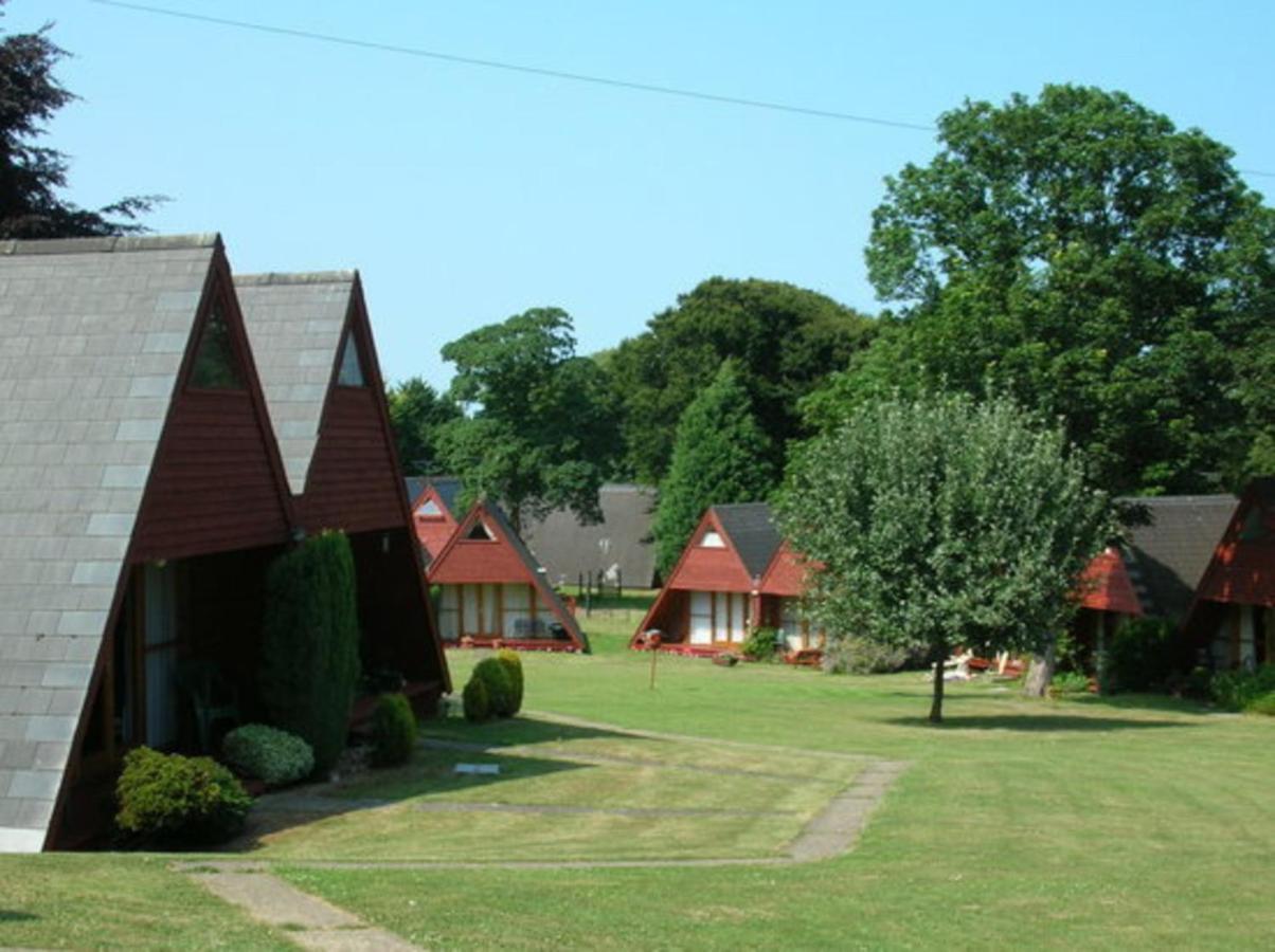 Seaside Chalet - Sleeps 6 Kingsdown  Exterior photo